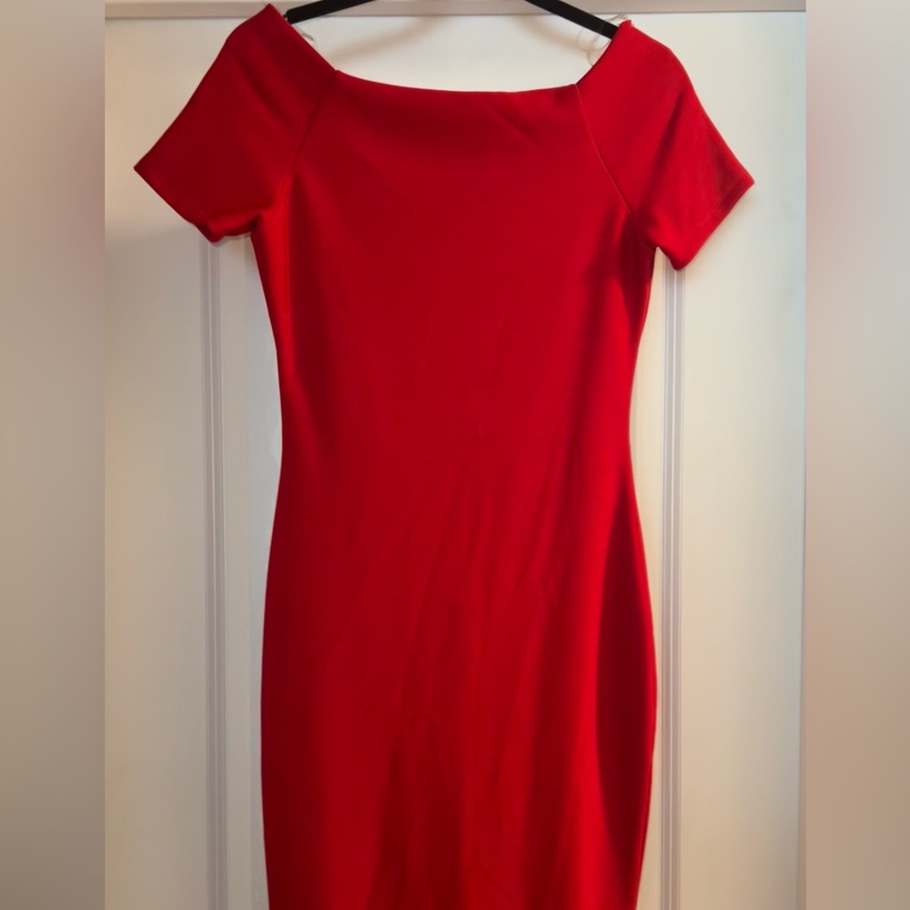 Beautiful red sheath dress!